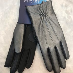NWT Isotoner Signature Gloves